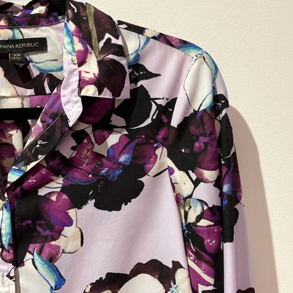 EUC Banana Republic floral button down blouse | Size XS - Picture 3 of 8